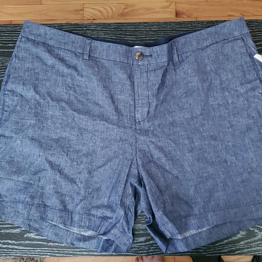 Old navy blue chino shorts size 24